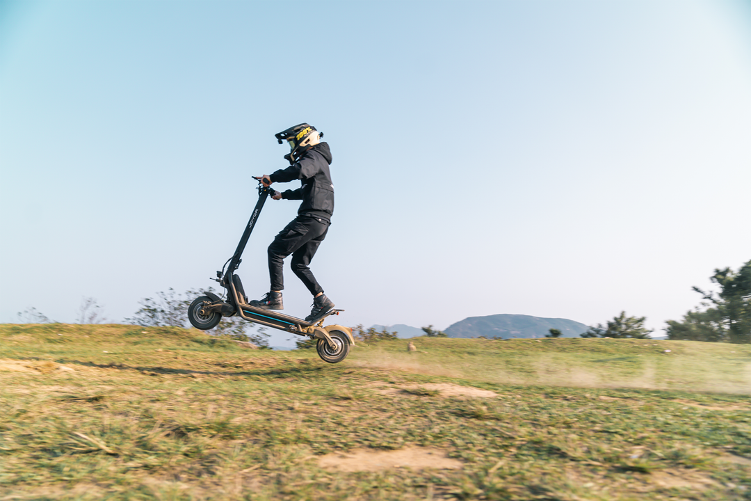 Commuter vs. Off-Road E-scooters: qui vous convient le mieux?